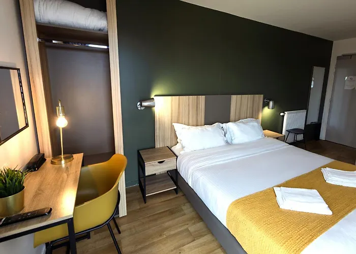 In 13 Hotel