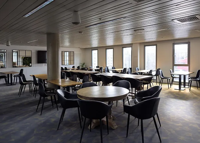 Hotel In 13