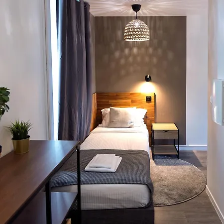 In 13 Hotel