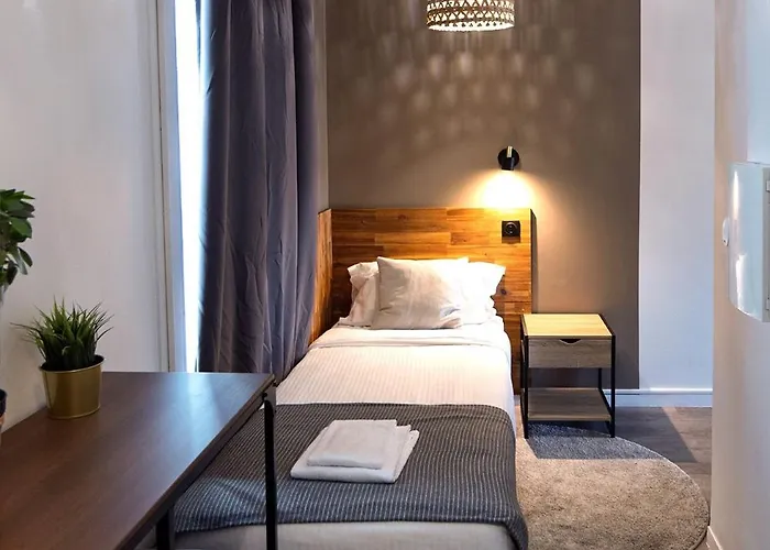 In 13 Hotel