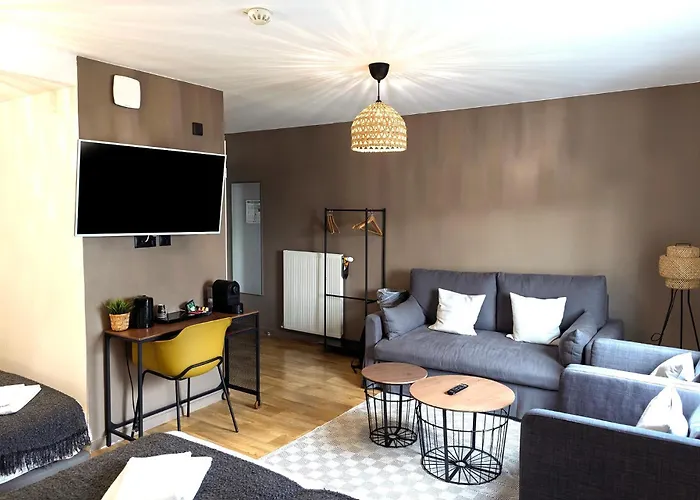 Hotel In 13
