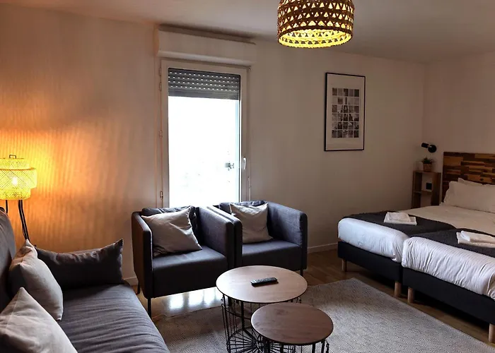 In 13 Hotel Paris