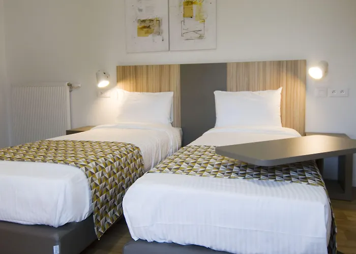 Hotel In 13