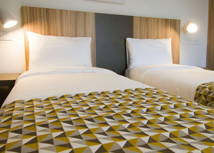 Hotel In 13