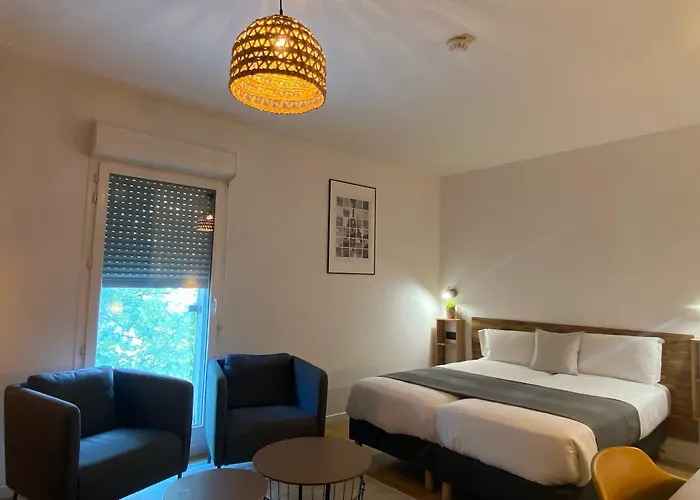 In 13 Hotel Paris