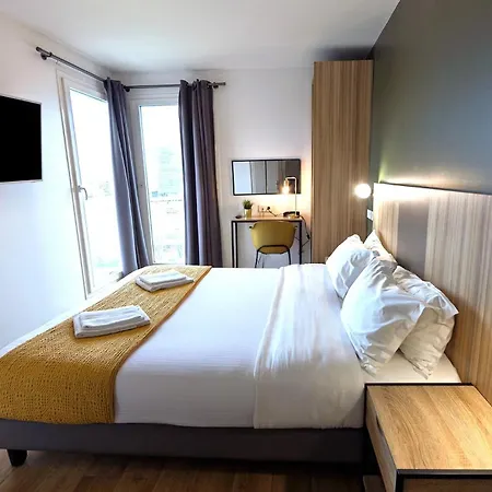 In 13 Hotel