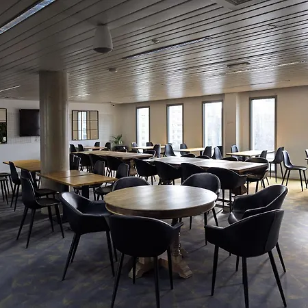 Hotel In 13